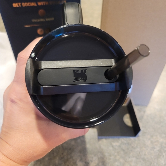 Stanley Quencher 40 oz Black Gloss Deco NIB - Picture 10 of 16